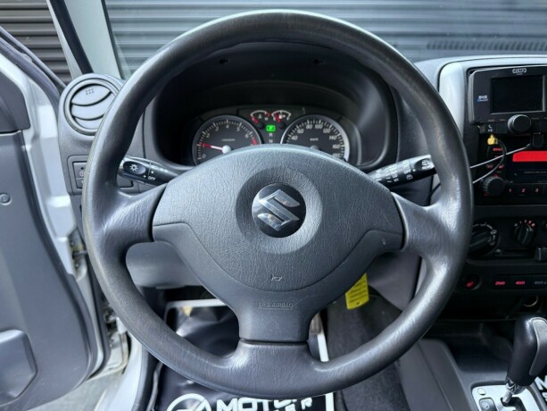 suzuki-jimny-bensin-2006-big-12