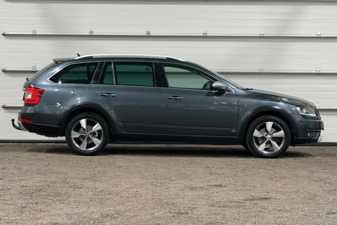skoda-octavia-scout-bensin-2015-big-1