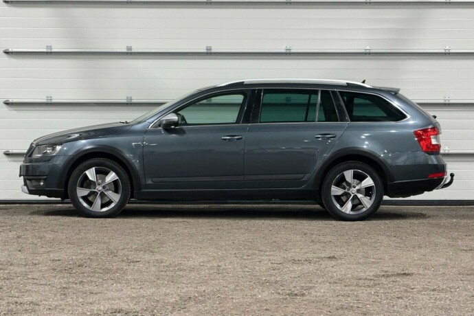 skoda-octavia-scout-bensin-2015-big-4