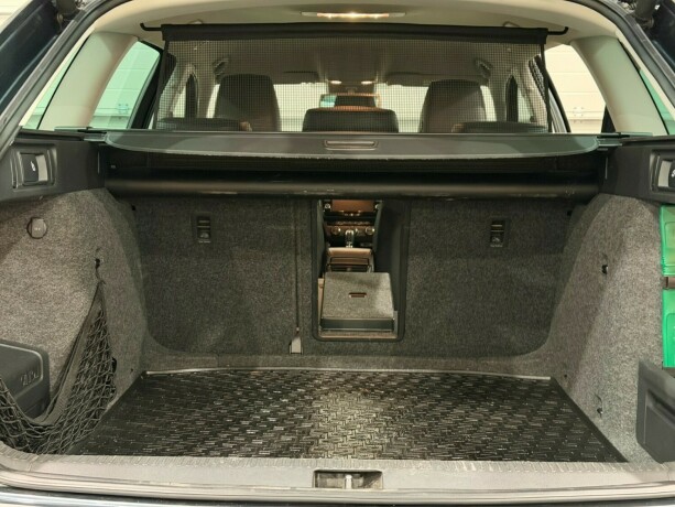 skoda-octavia-scout-bensin-2015-big-14