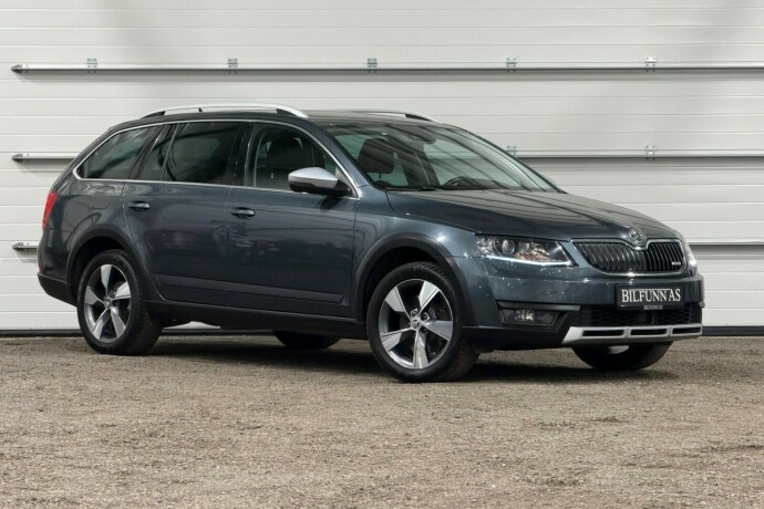 skoda-octavia-scout-bensin-2015-big-0
