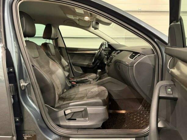 skoda-octavia-scout-bensin-2015-big-9