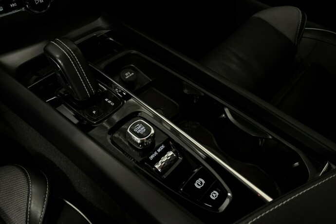 volvo-xc-60-elektrisitetbensin-2021-big-35