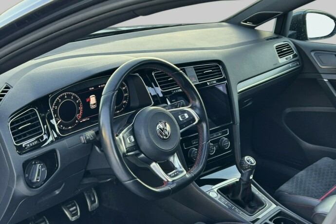 volkswagen-golf-bensin-2018-big-9