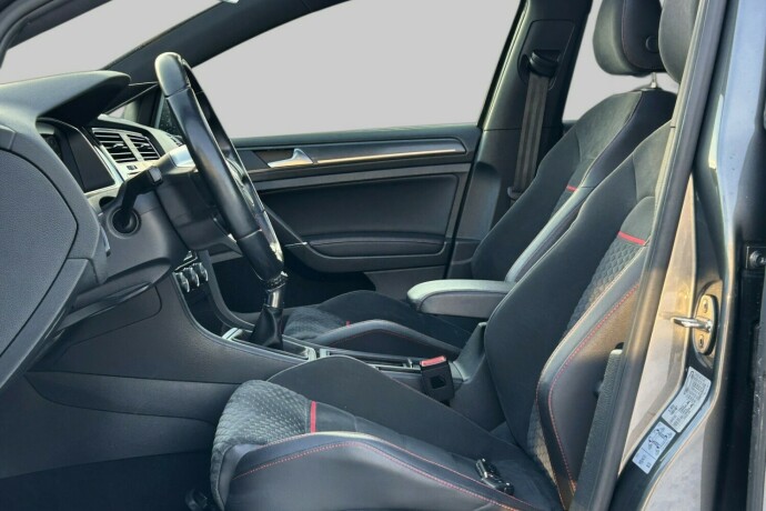 volkswagen-golf-bensin-2018-big-10