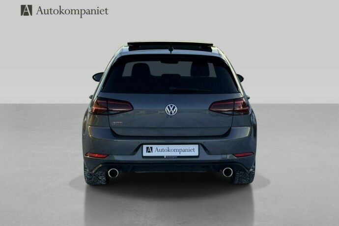 volkswagen-golf-bensin-2018-big-4
