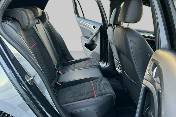 volkswagen-golf-bensin-2018-big-18