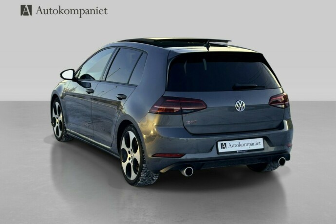 volkswagen-golf-bensin-2018-big-5