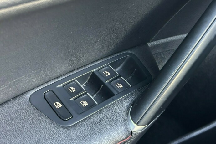 volkswagen-golf-bensin-2018-big-16