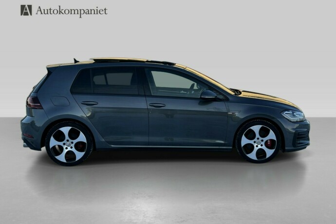volkswagen-golf-bensin-2018-big-2