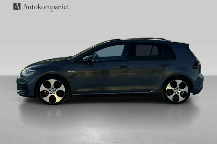 volkswagen-golf-bensin-2018-big-3