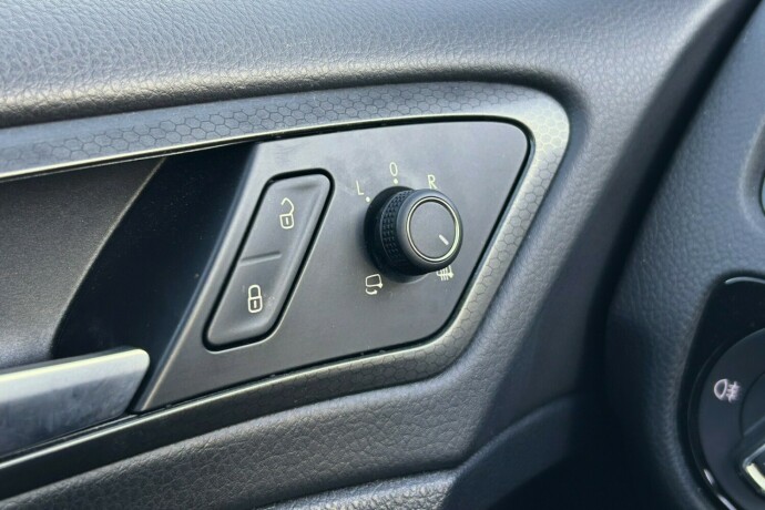 volkswagen-golf-bensin-2018-big-15