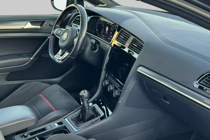 volkswagen-golf-bensin-2018-big-8