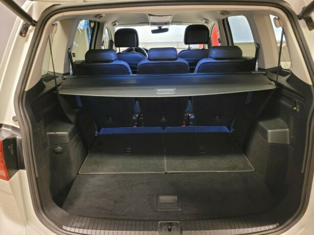 volkswagen-touran-diesel-2017-big-21