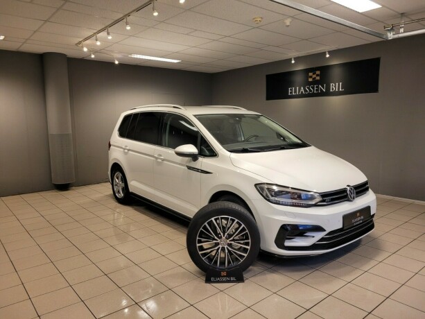 volkswagen-touran-diesel-2017-big-0