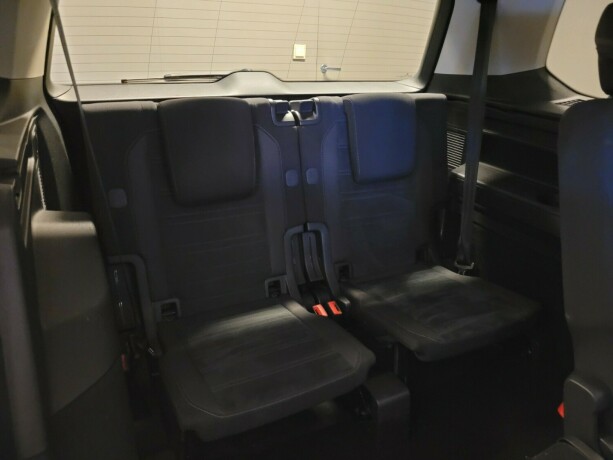 volkswagen-touran-diesel-2017-big-19