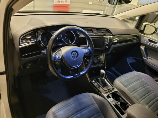 volkswagen-touran-diesel-2017-big-25