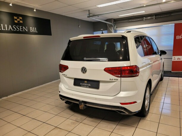 volkswagen-touran-diesel-2017-big-6