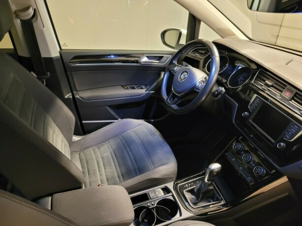 volkswagen-touran-diesel-2017-big-14