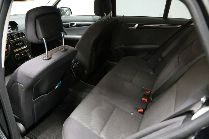 mercedes-benz-c-klasse-diesel-2012-big-15