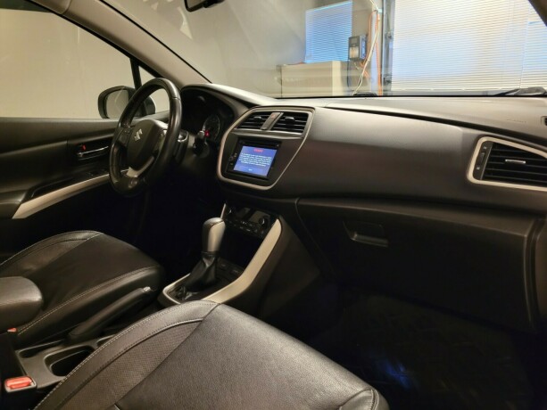 suzuki-sx4-s-cross-bensin-2015-big-14