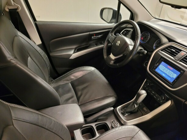 suzuki-sx4-s-cross-bensin-2015-big-15