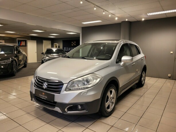 suzuki-sx4-s-cross-bensin-2015-big-9