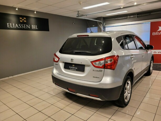 suzuki-sx4-s-cross-bensin-2015-big-5