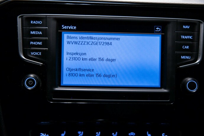 volkswagen-passat-elektrisitetbensin-2016-big-21