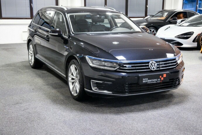 volkswagen-passat-elektrisitetbensin-2016-big-3