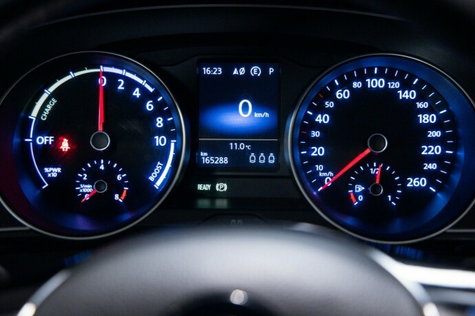 volkswagen-passat-elektrisitetbensin-2016-big-13