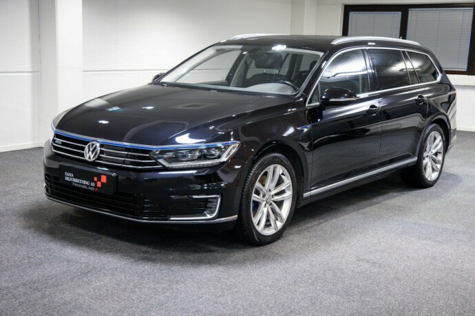 volkswagen-passat-elektrisitetbensin-2016-big-0