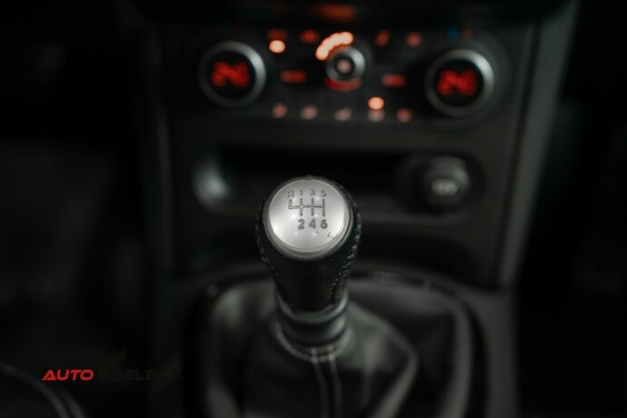 nissan-qashqai-bensin-2013-big-31