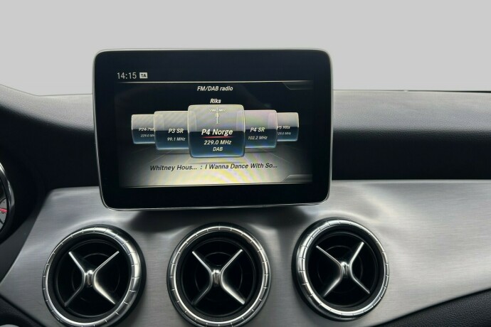 mercedes-benz-cla-bensin-2016-big-16