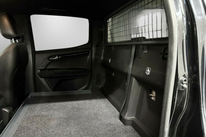 isuzu-d-max-diesel-2019-big-38