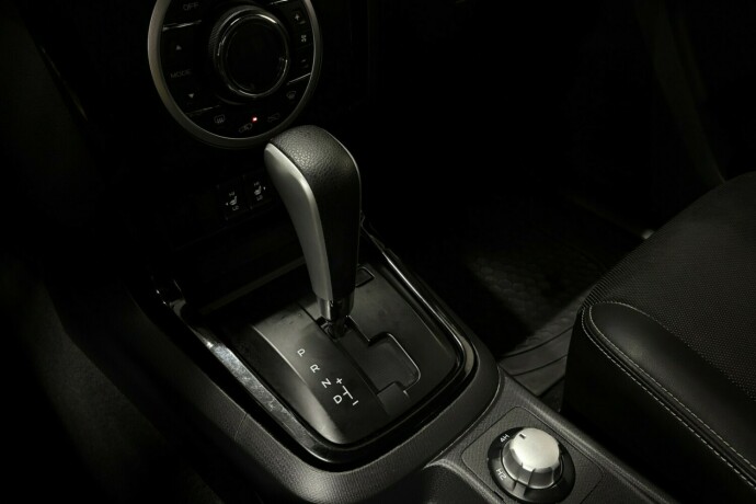 isuzu-d-max-diesel-2019-big-35