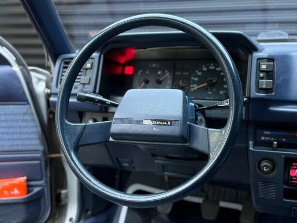 toyota-carina-bensin-1985-big-10
