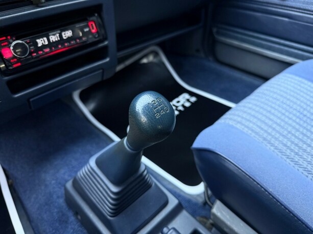 toyota-carina-bensin-1985-big-14