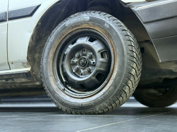 toyota-carina-bensin-1985-big-6