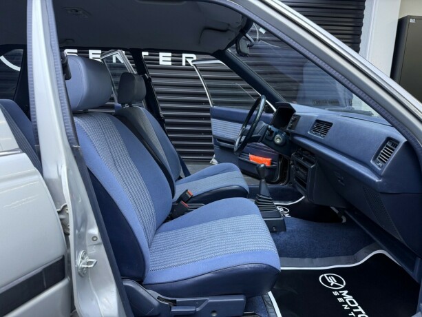 toyota-carina-bensin-1985-big-16