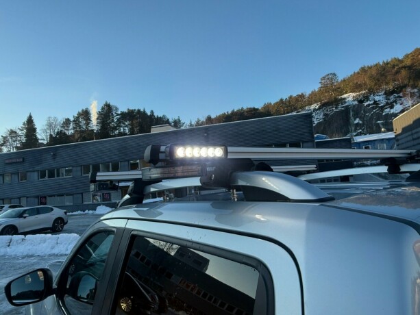 nissan-navara-diesel-2019-big-58