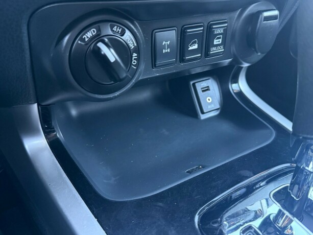 nissan-navara-diesel-2019-big-34