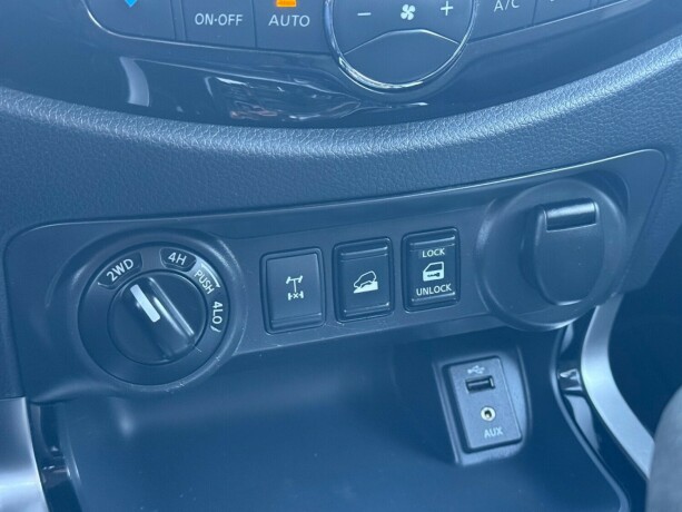 nissan-navara-diesel-2019-big-35
