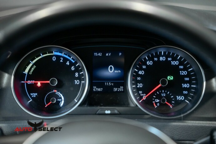 volkswagen-golf-elektrisitet-2018-big-26