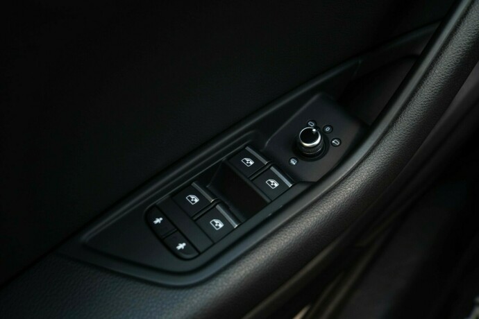 audi-a4-elektrisitetbensin-2019-big-23