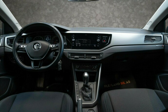 volkswagen-polo-bensin-2018-big-23