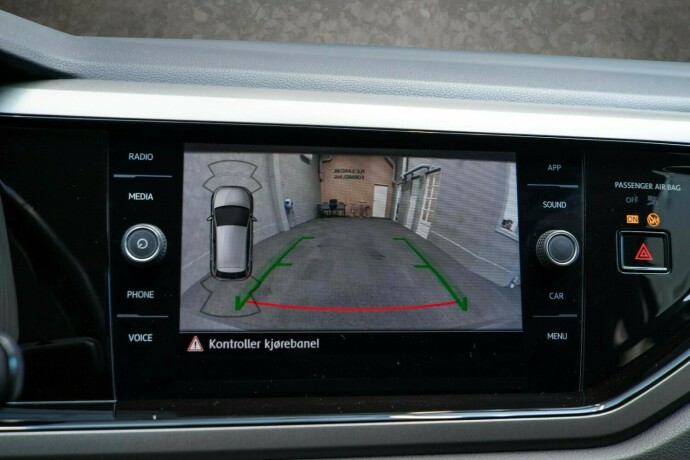 volkswagen-polo-bensin-2018-big-17