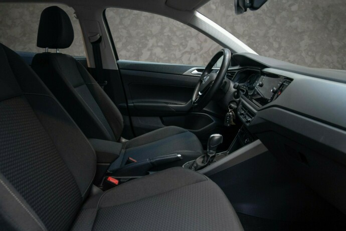 volkswagen-polo-bensin-2018-big-25