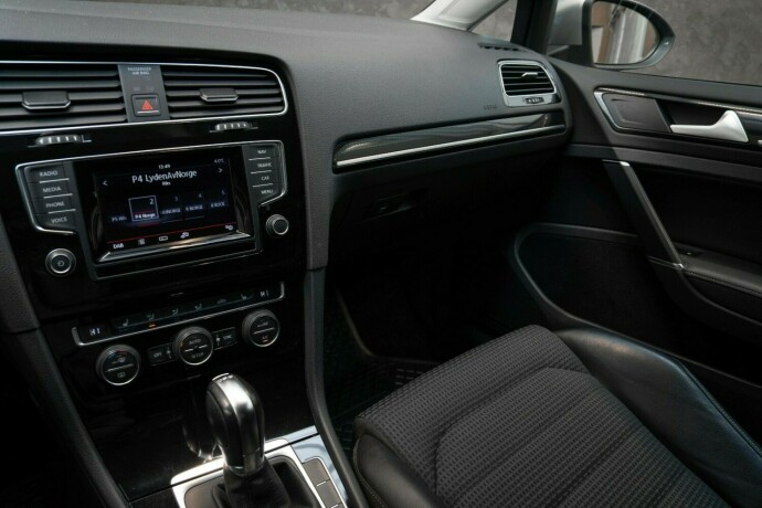 volkswagen-golf-bensin-2014-big-15