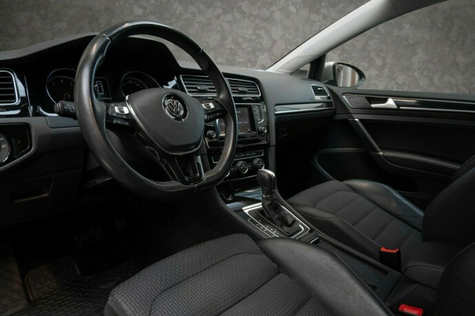 volkswagen-golf-bensin-2014-big-22